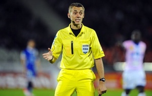 QUI VEUT DEVENIR ARBITRE 