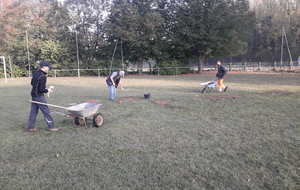 Un peu mieux le terrain de Cauvigny. Merci à la Municipalité.